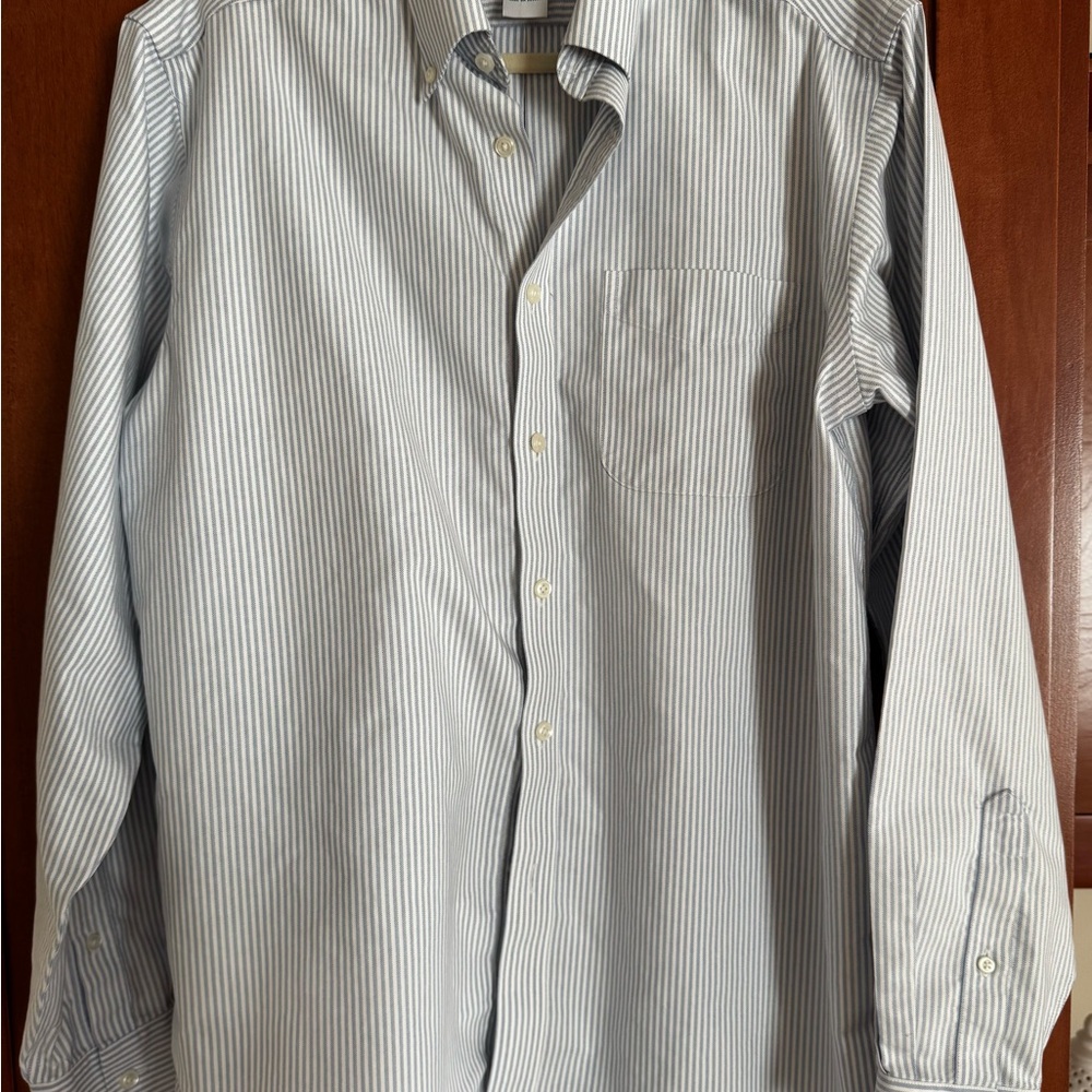 L.L. Bean Men’s Blue & White Button-Down Shirt- Traditional Fit - Picture 3 of 8